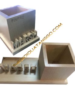 Hộp Lọ Cắm Bút Gỗ Chữ Nổi