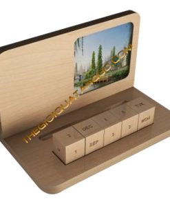 Lịch Để Bàn Gỗ và Bức Tranh Nhỏ